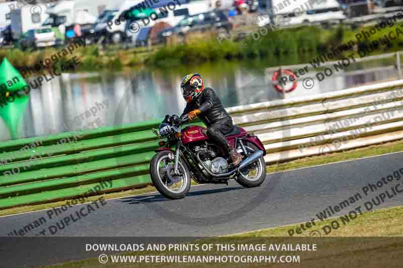 Vintage motorcycle club;eventdigitalimages;mallory park;mallory park trackday photographs;no limits trackdays;peter wileman photography;trackday digital images;trackday photos;vmcc festival 1000 bikes photographs